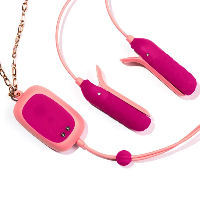 Couples OhMiBod Sphinx Bluetooth Appcontrolled Vibrating Nipple Clamps
